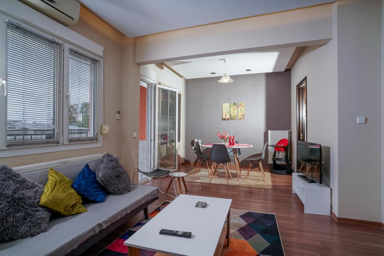 Downtown Comfy Apartment เอเดสซา ภายนอก รูปภาพ