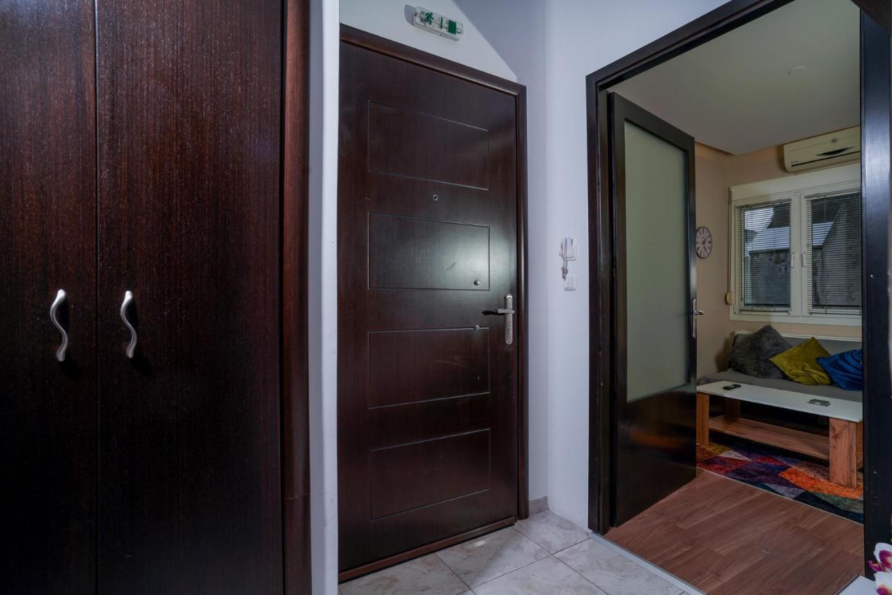 Downtown Comfy Apartment เอเดสซา ภายนอก รูปภาพ
